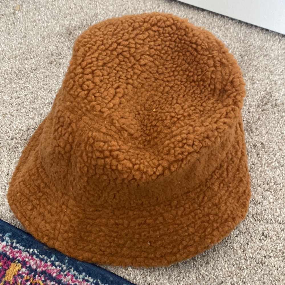 Sherpa bucket hat